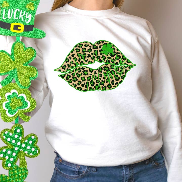 Felpa Clover Lips per il giorno di San Patrizio per la vendita all'ingrosso da parte di Londas Trendy Tees