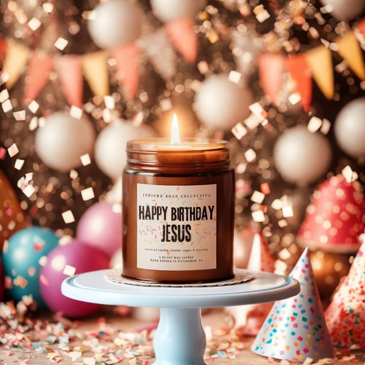Bougie en cire de soja Joyeux anniversaire Jésus pour la vente par Jericho Road Collective