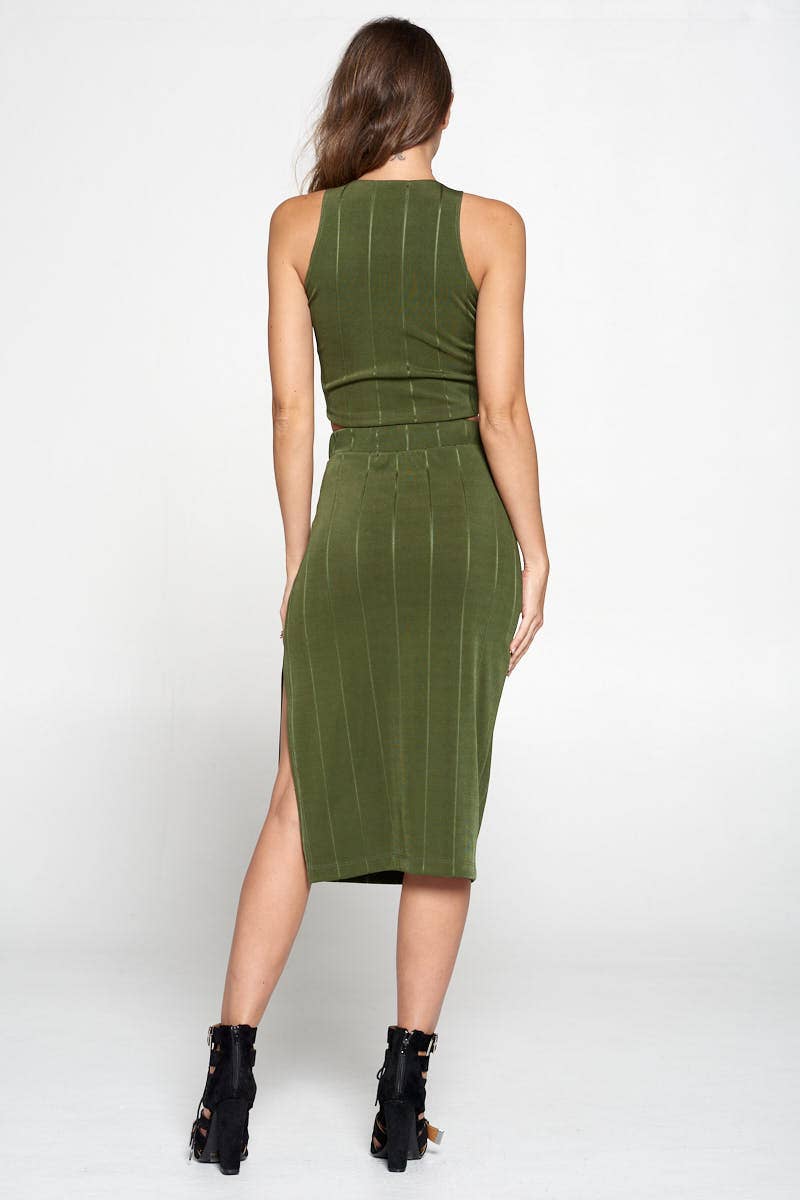 OLIVE Made in USA Jupe midi en tricot olive avec détails rayés en vente sur Faire4