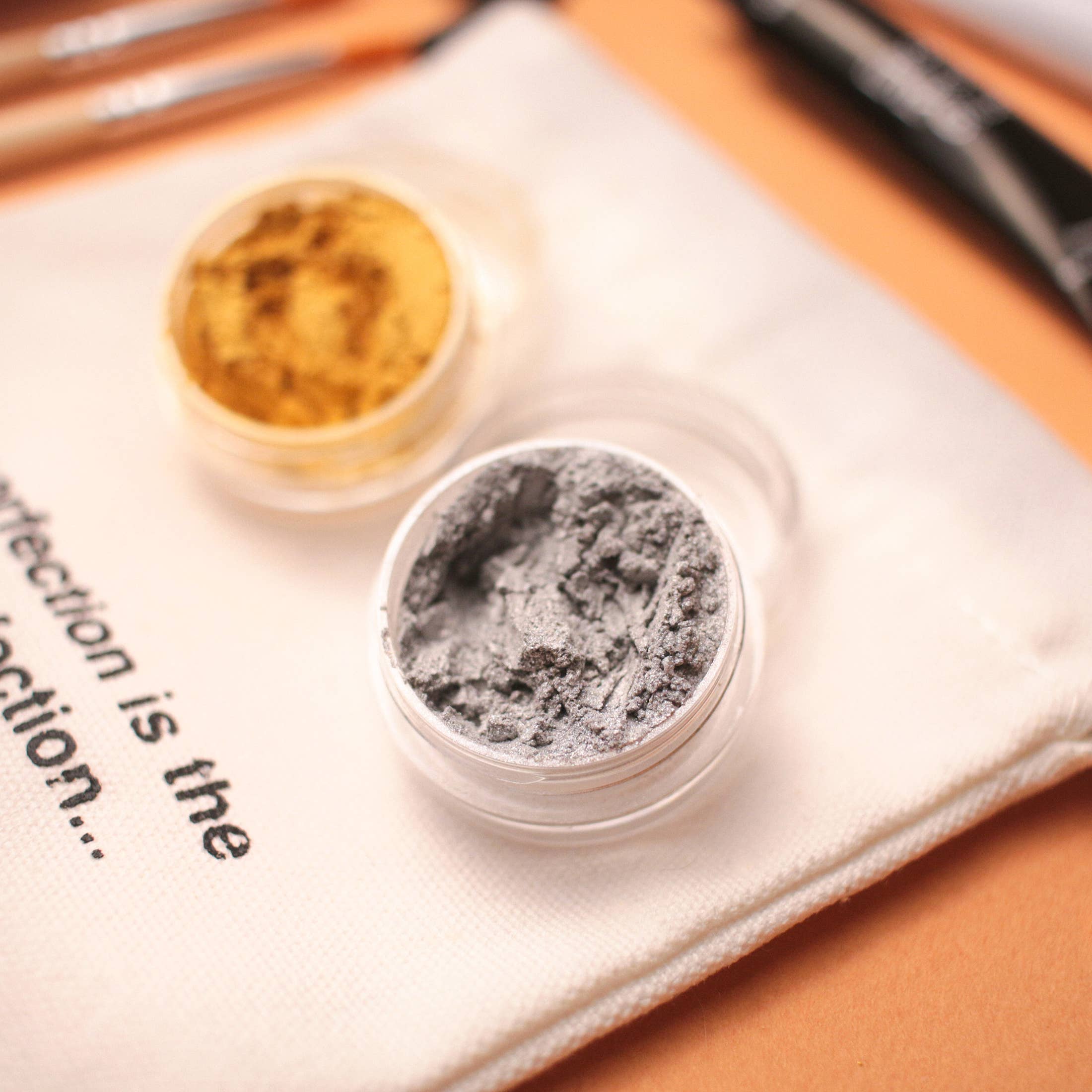 DIY Kits by Mora Approved -  Kintsugi, Pottery & Art - Vente Kit de bricolage - Kit de Réparation Kintsugi - Ensemble d'Artisanat Bicolore1