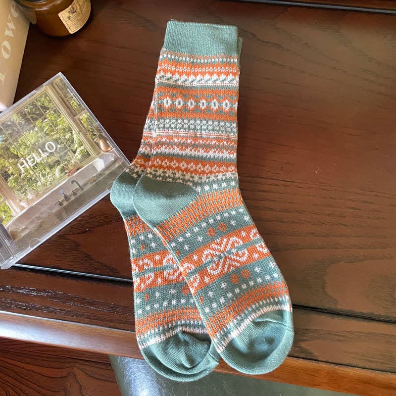 Tourtiwi - Wholesale Socks - Women's - Women's retro ethnic style striped socks1