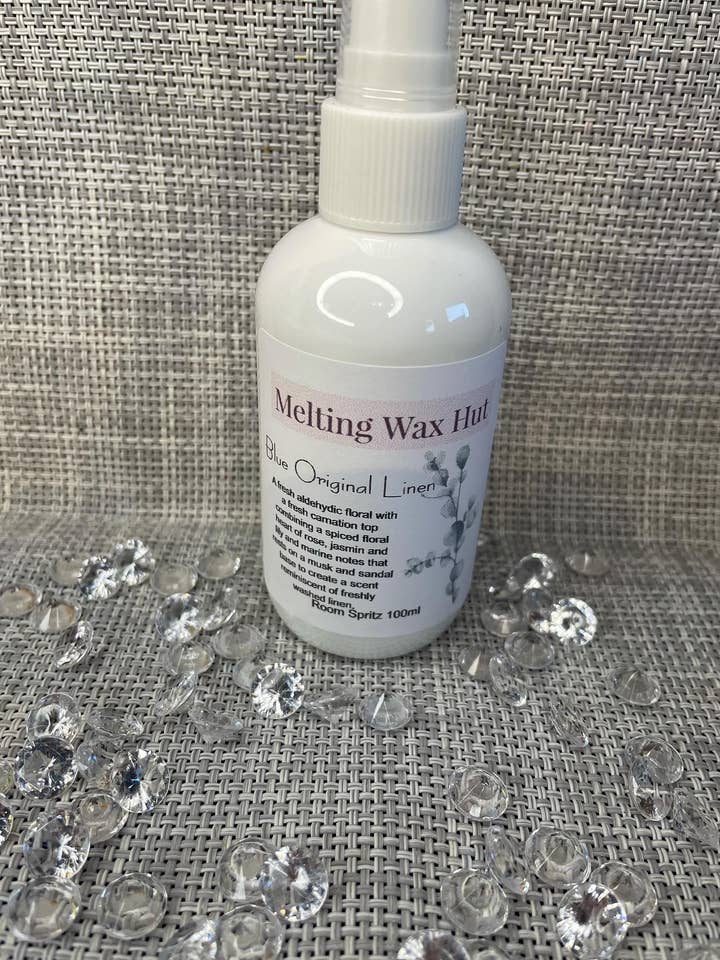 Spritz de chambre en lin original bleu pour la vente par Melting Wax Hut