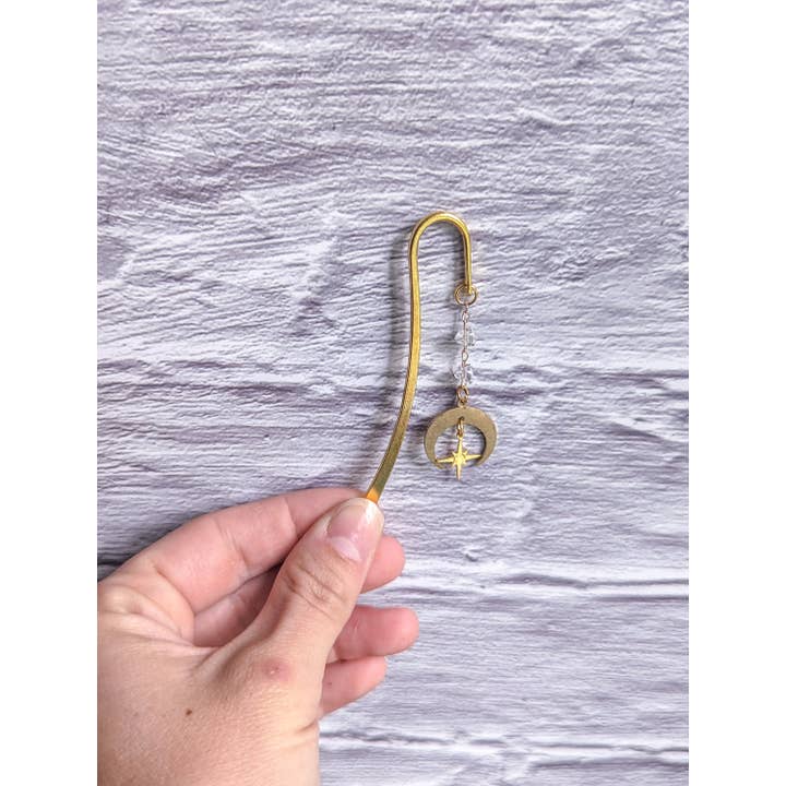 Bookish Trinkets - Wholesale Bookmark - Crescent Moon and North Star Gold Metal Hook Bookmark