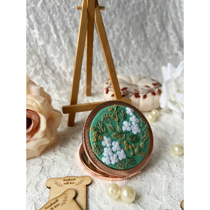 Maple Dream Store - Wholesale Compact Mirror - Premium Vintage Floral Hand Embroidered Pocket Mirror