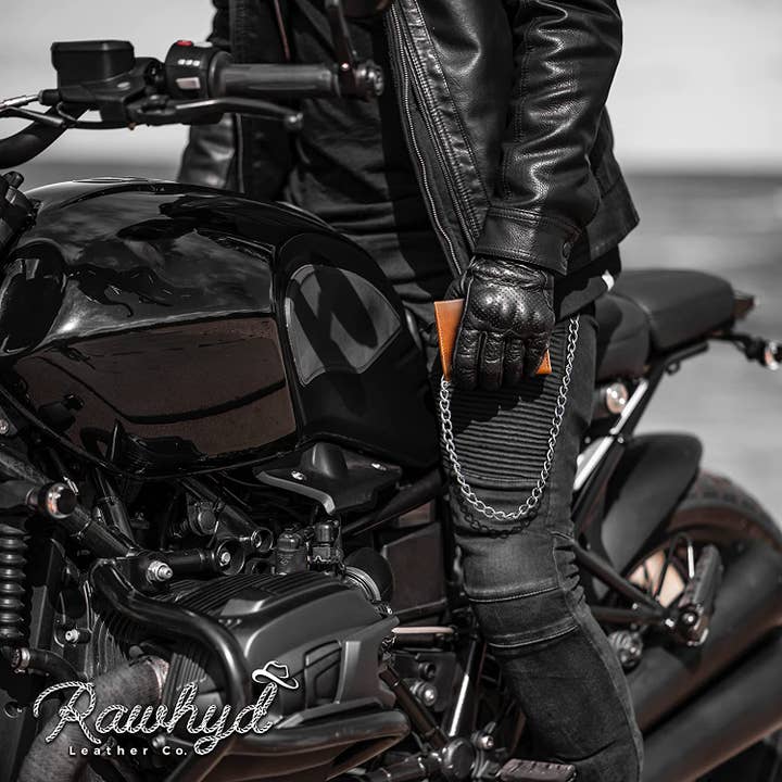RAWHYD Leather Co. - Wholesale Wallet - Men's - RAWHYD - Trifold Chain Wallet - Full Grain Leather - 10.5” x 4.5”