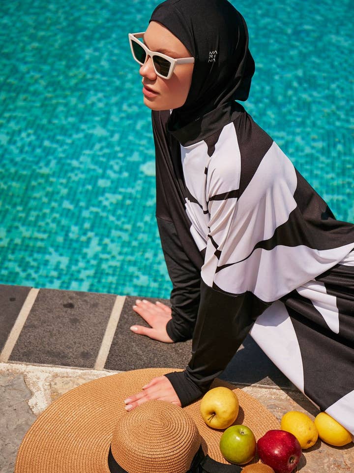 Lycra zwarte Burkini Modest badmode M2309 voor wholesale door Marina Swimwear