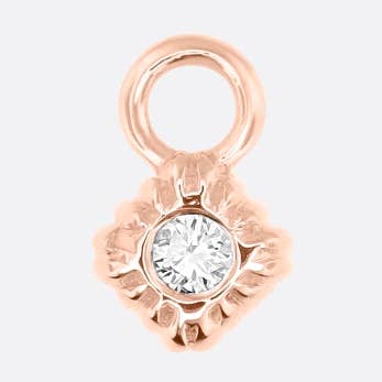 Breloque Omega 04 - Or rose 14 carats pour la vente par Tether Jewelry