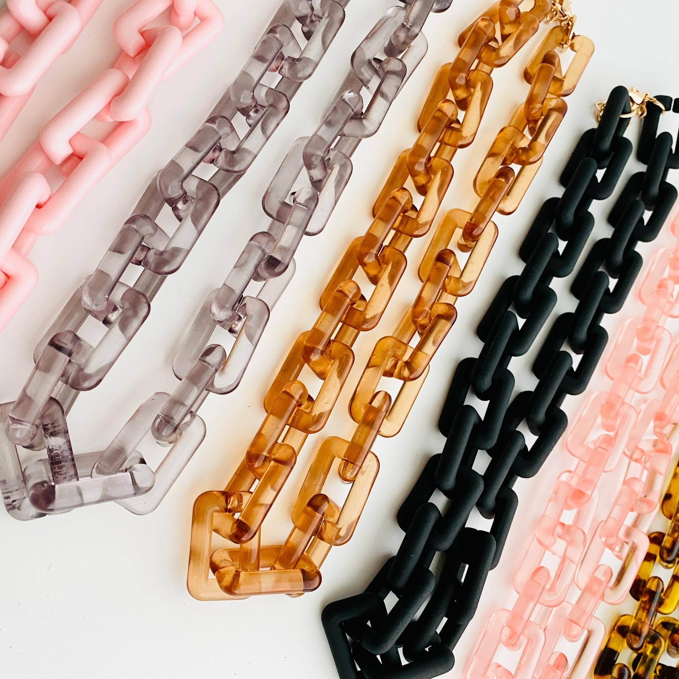 Tiny Gift Society - Vente Collier maille et chaîne - Collier à maillons carrés à chaîne épaisse | Bijoux en acrylique Boho2