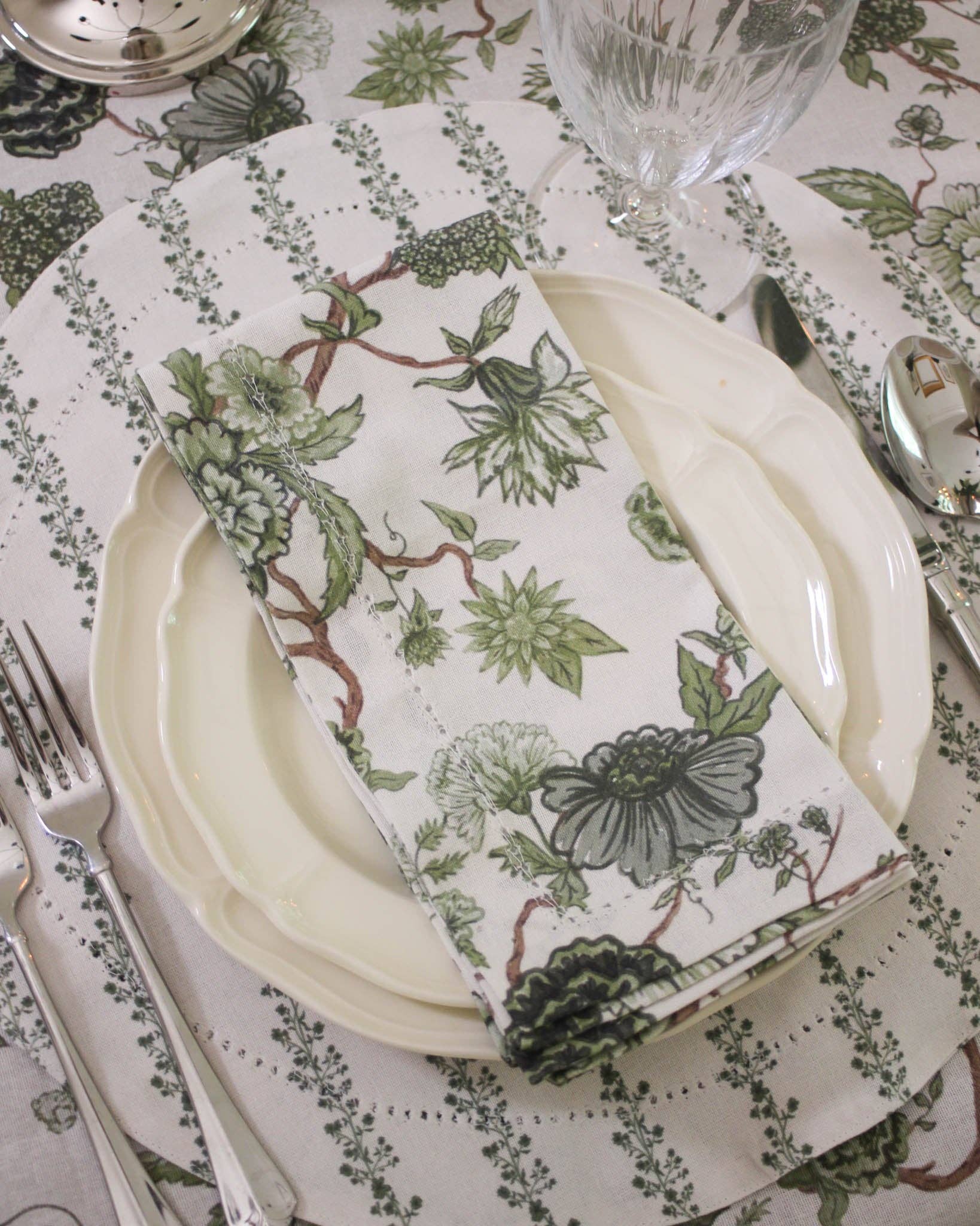 Willamere - Wholesale Dinner & Cloth Napkin - Florence Floral Napkins, Set of Four Fern1