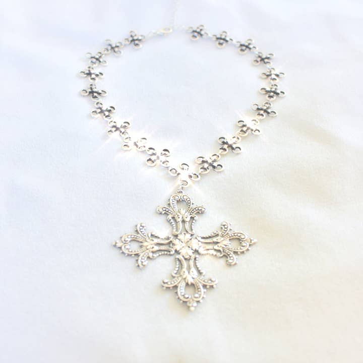 Ring Around the Rosie Choker in Silver for wholesale by Crafturday