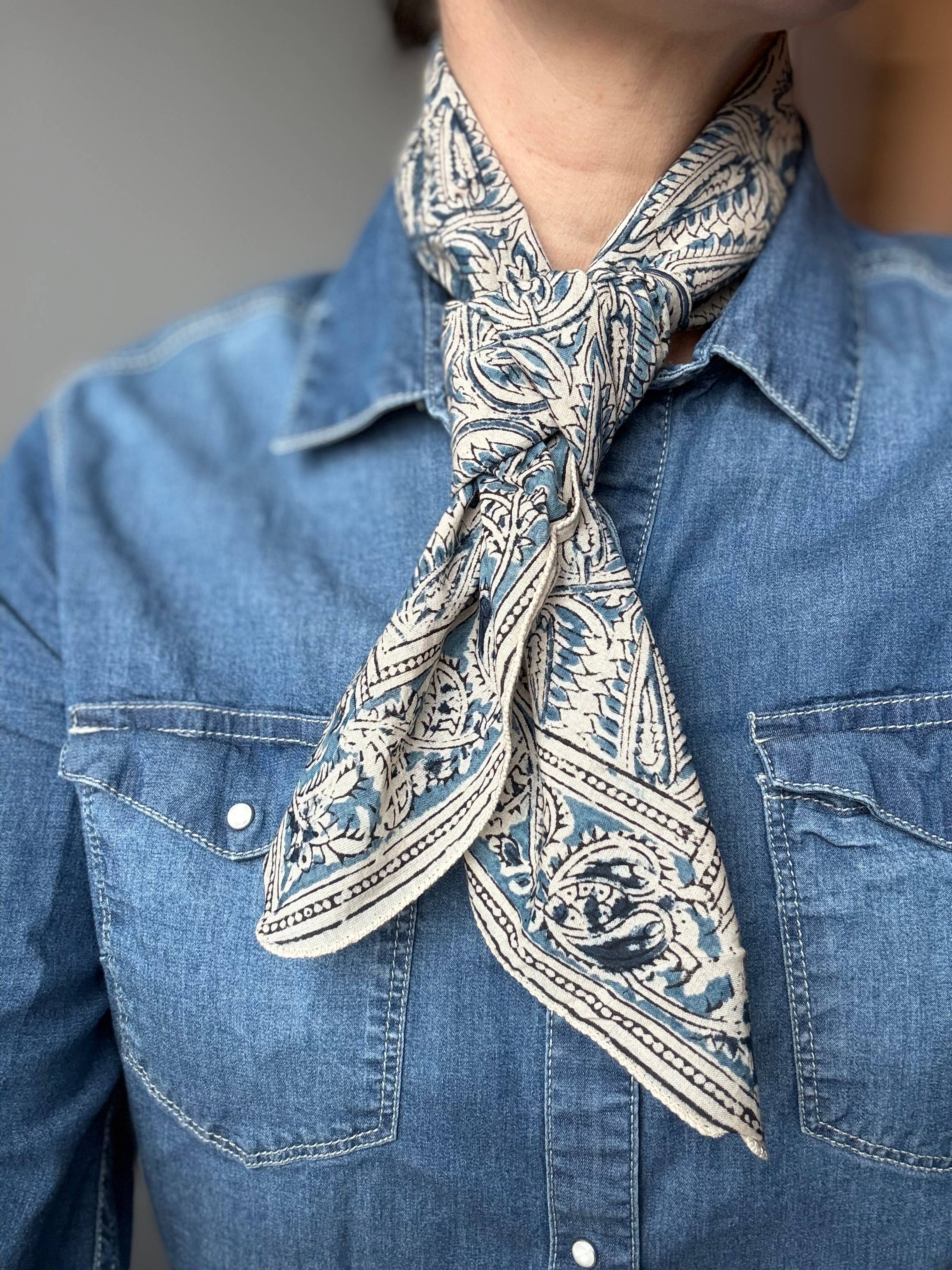 Peaceware - Wholesale Bandana - Women's - Bandana -  Blue Acanthus1