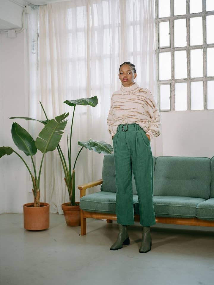 MOLLY Cordhose grün für den Großhandel von Studio Fantastique