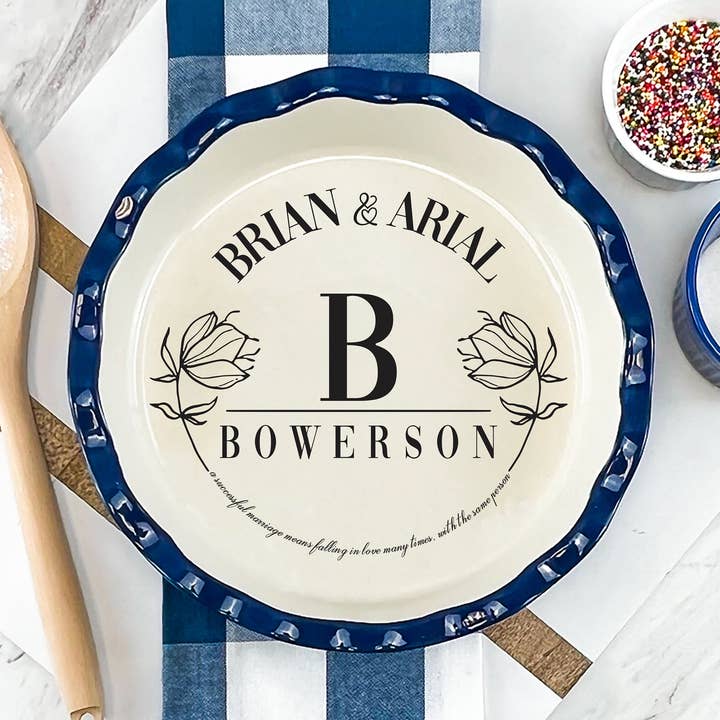 Plato de pastel personalizado de cerámica de 9 pulgadas | Regalo de boda para venta al por mayor de Hometown Engraving and Printing LLC