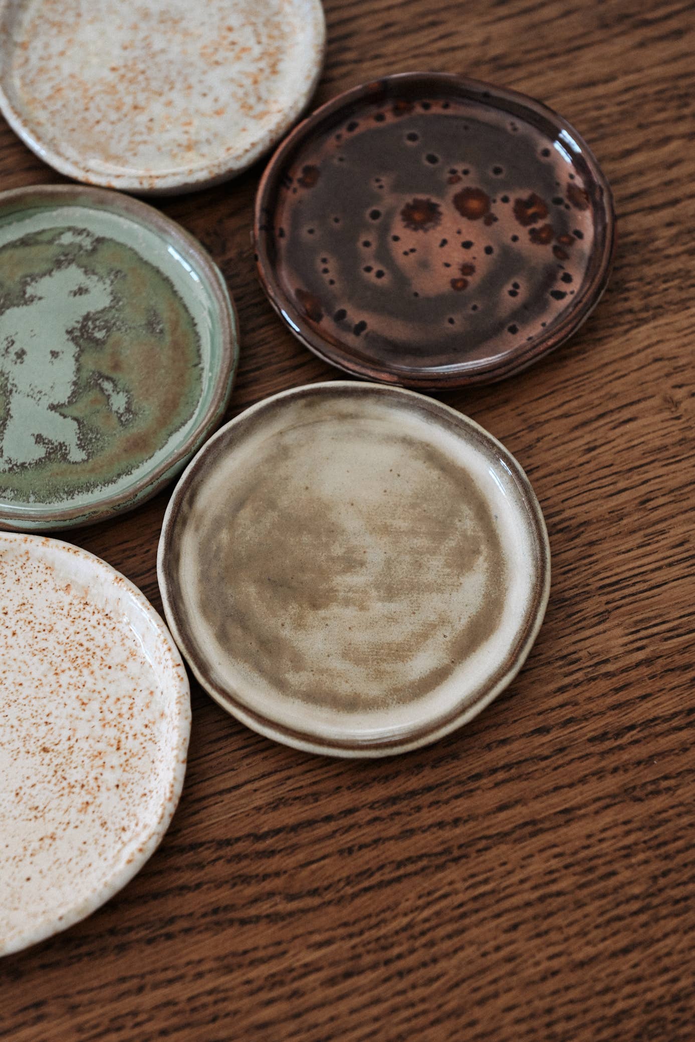 Studio ÜM – Großhandel Servierteller – Kleine handgefertigte Keramikplatten3