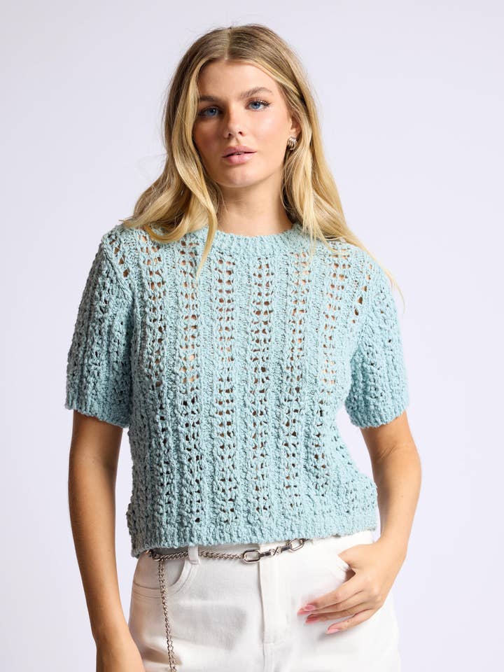 Parcourir Pull Court Slv : BLEU CLAIR pour la vente par Sage The Label
