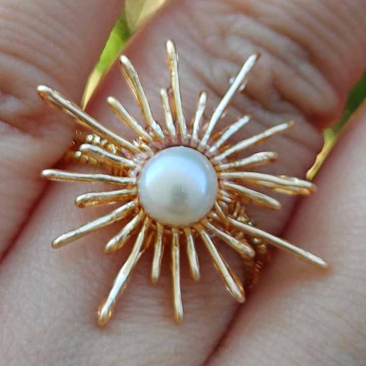Adjustable Star Ring in art wire and freshwater pearl for wholesale by Pompon La Tulipe