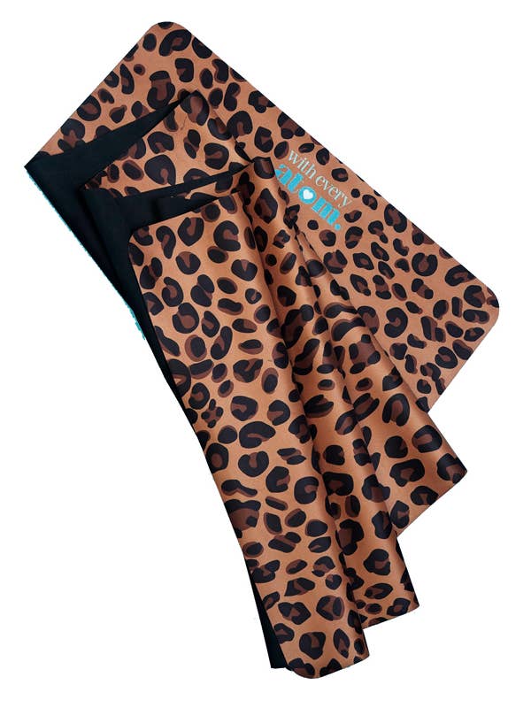 Tapis de yoga de voyage. pour la vente par WITH EVERY ATOM (US)