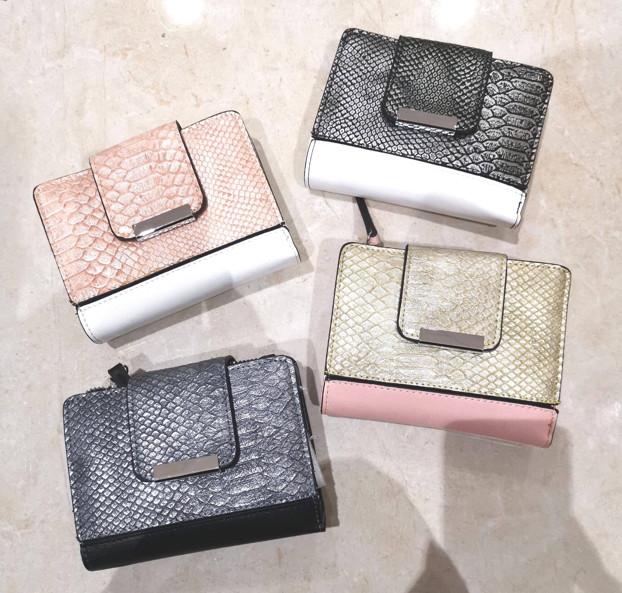 MIA LAROUGE - Wholesale Wallet - Women's - WOMEN'S FAUX LEATHER WALLET.