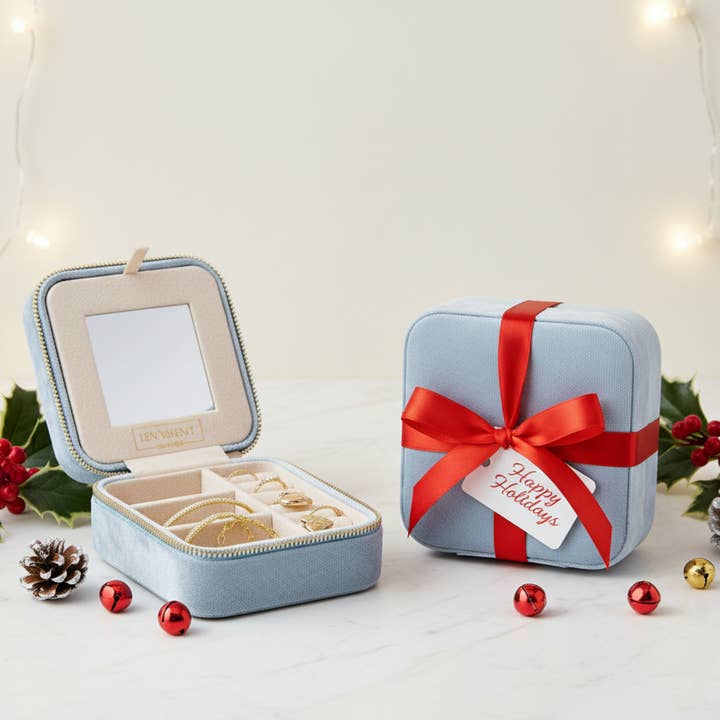 Benevolence LA - Wholesale Jewelry Box/Organizer - Plush Velvet Square Jewelry Box1