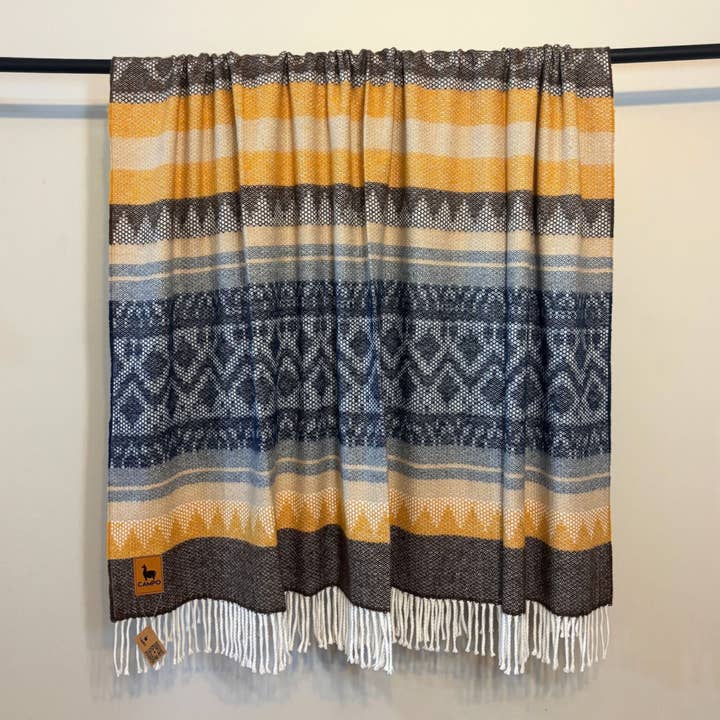 Campo Alpaca - Wholesale Throw Blanket - Tri-Color Woven Alpaca Blanket4