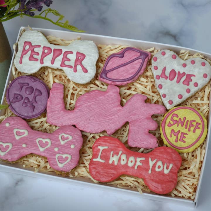 Four Legged Fancies dog bakery - Vendita all'ingrosso Snack - Cani - Scatola regalo di dolcetti per cani di San Valentino (coperchio trasparente)
