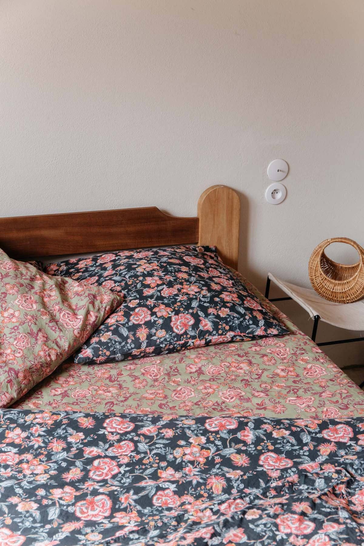 Kaki Tropische Loon Nicole hoeslaken met bloemenpatroon - groen en roze voor groothandel op Faire