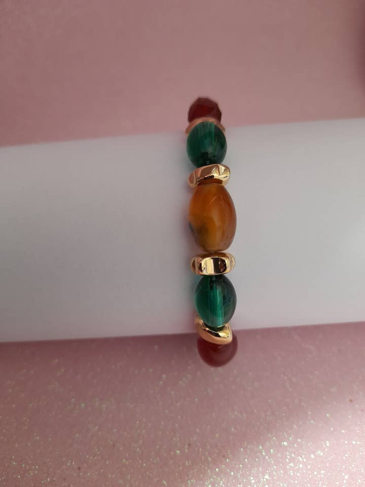 Elegant Fire Agate and Emerald Agate Bracelet for wholesale by Luz das Pedras Naturais