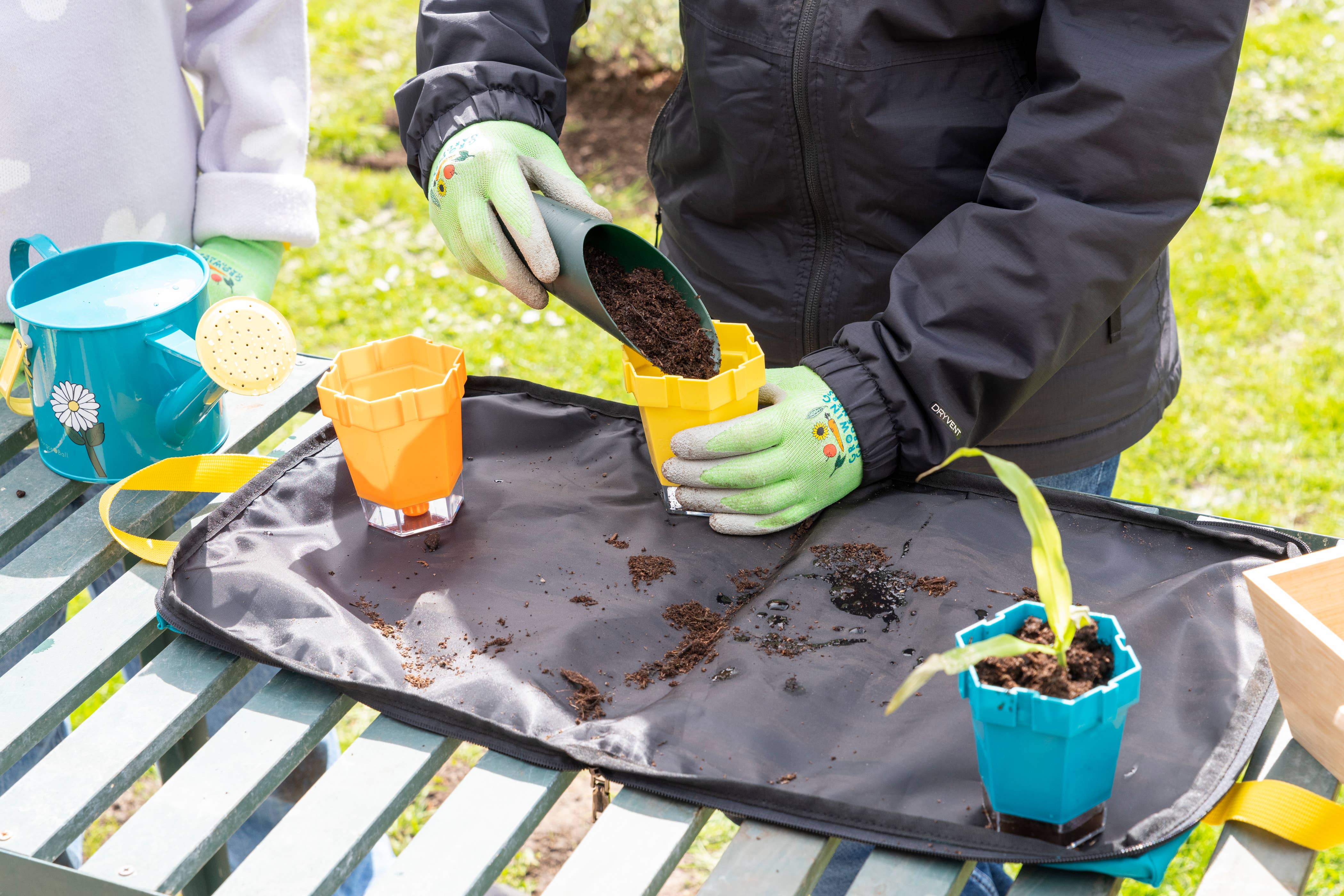 Burgon and Ball – wholesale Garden tool – NEW Growing Gardeners Soil Scoop (Set of 3)4