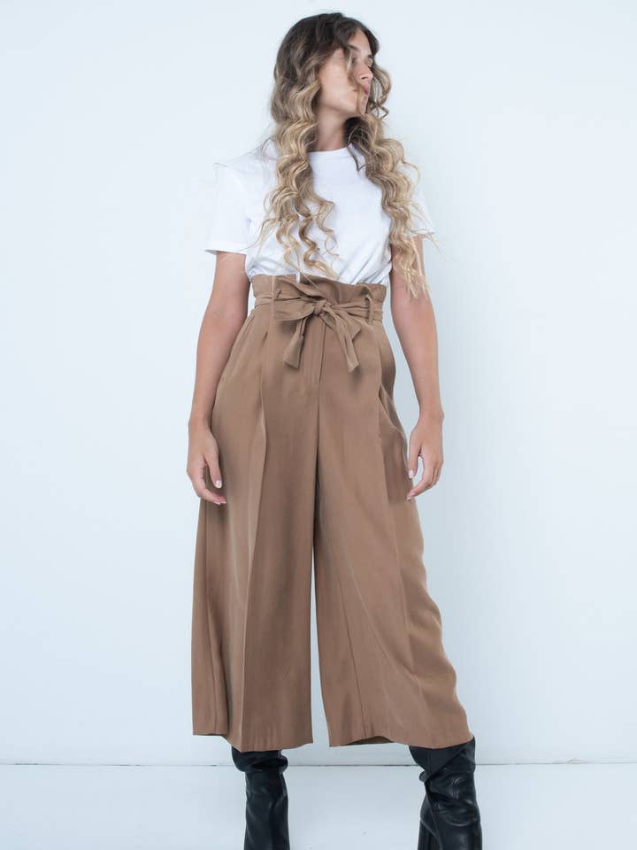 Wide Leg Trousers with Belt for wholesale by JASPER Mode