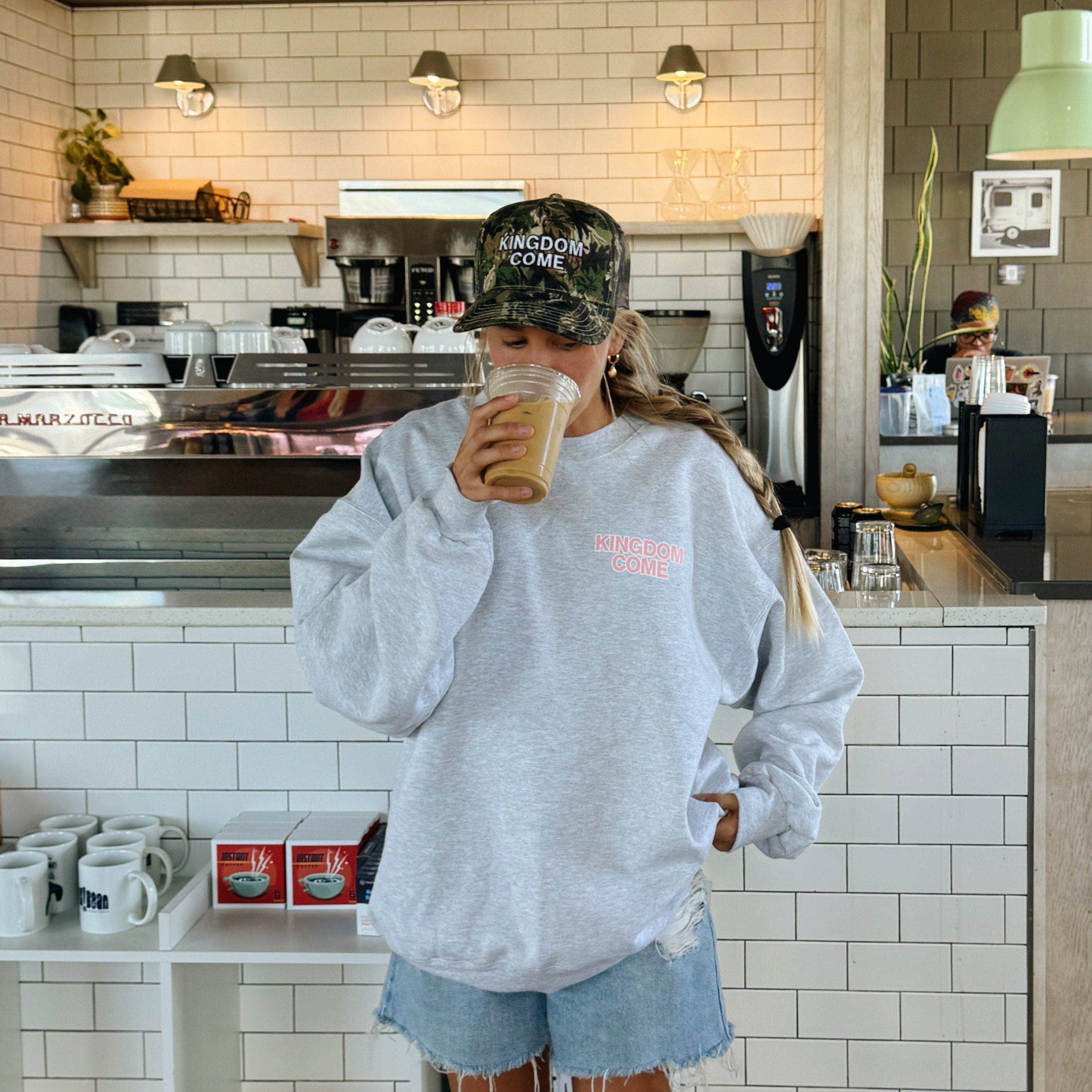 He Would Love First - Vente Casquette de camionneur – unisexe - NOUVEAU ! | CASQUETTE DE CAMIONNEUR BRODÉE "KINGDOM COME" | CAMOUFLAGE4