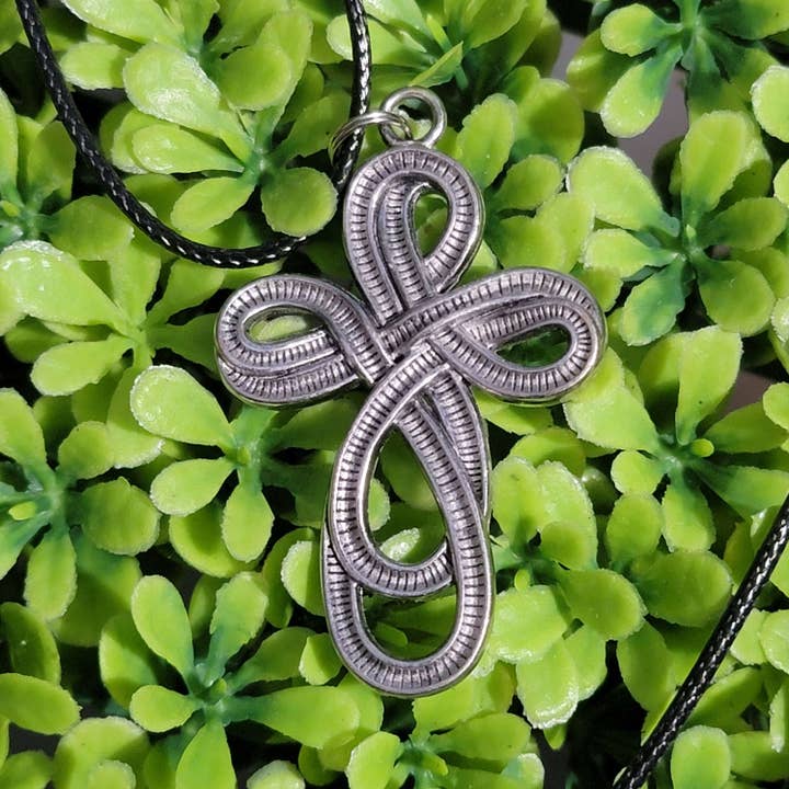 Celtic Knot Necklace for wholesale by Mizorey Ren