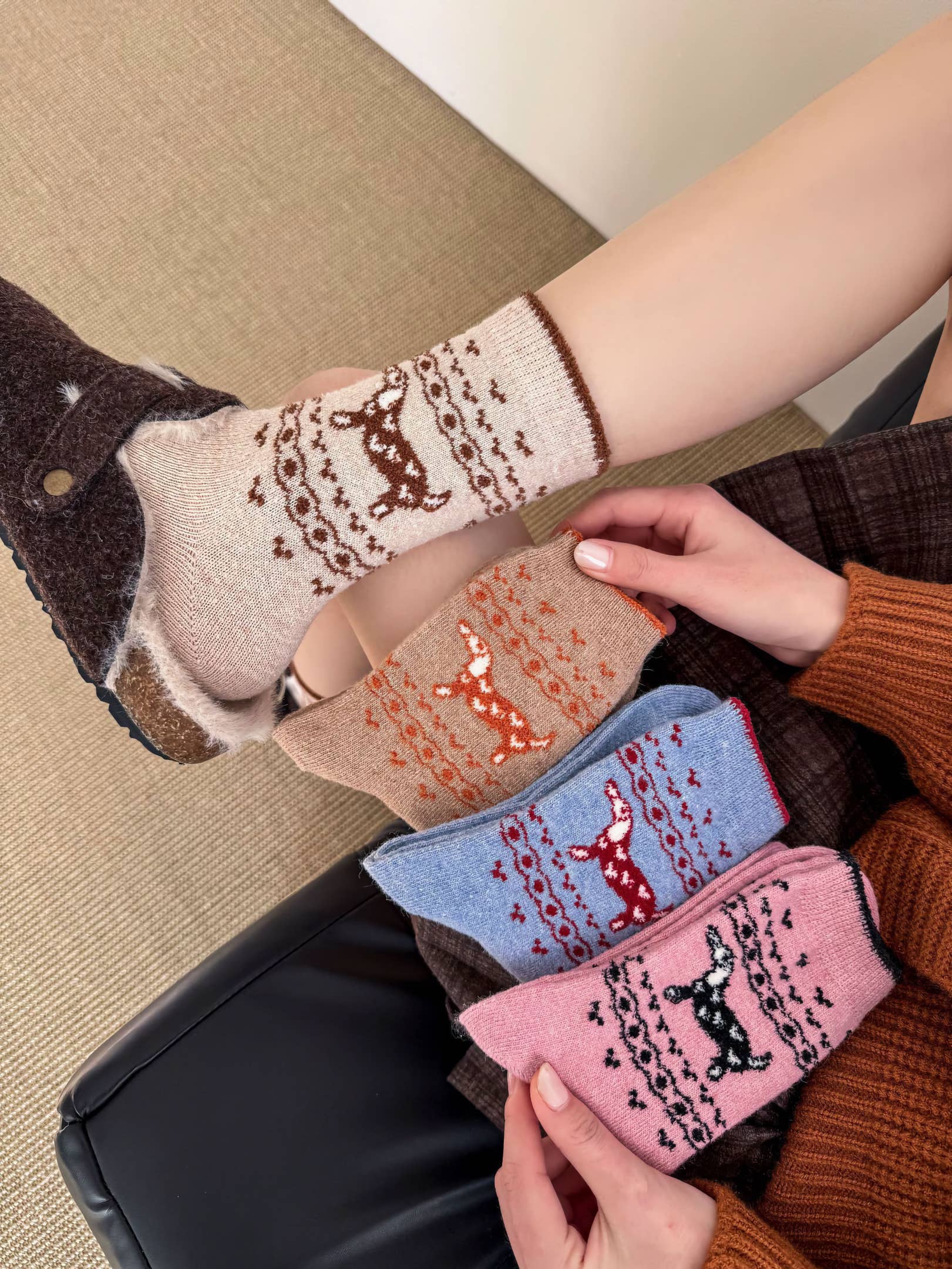 Happy Knits - Wholesale Socks - Women's - Women's Wool Socks - Warm Dachshund Pattern Winter Socks10