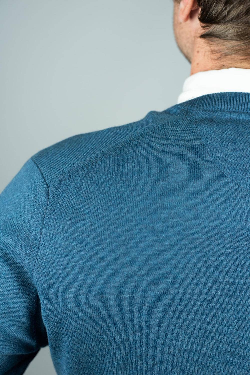 ARMAZÉM DAS MALHAS – wholesale Knitted jumper – Men′s – Classic V-Neck Sweater - Blue3