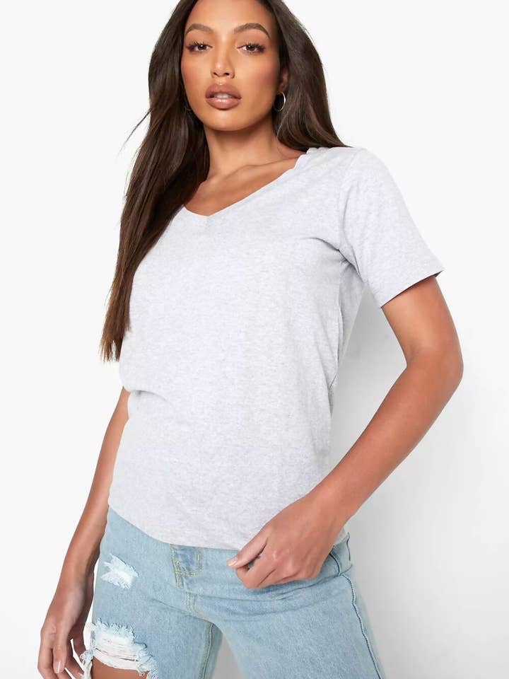 justyouroutfit – wholesale T-shirt – women's – BASIC V NECK TEE3