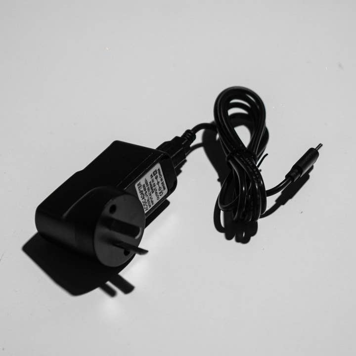 POWER PACK + USB-C CABLE for POWER LED DROP FRONT BOX for wholesale by The Sneaker Laundry