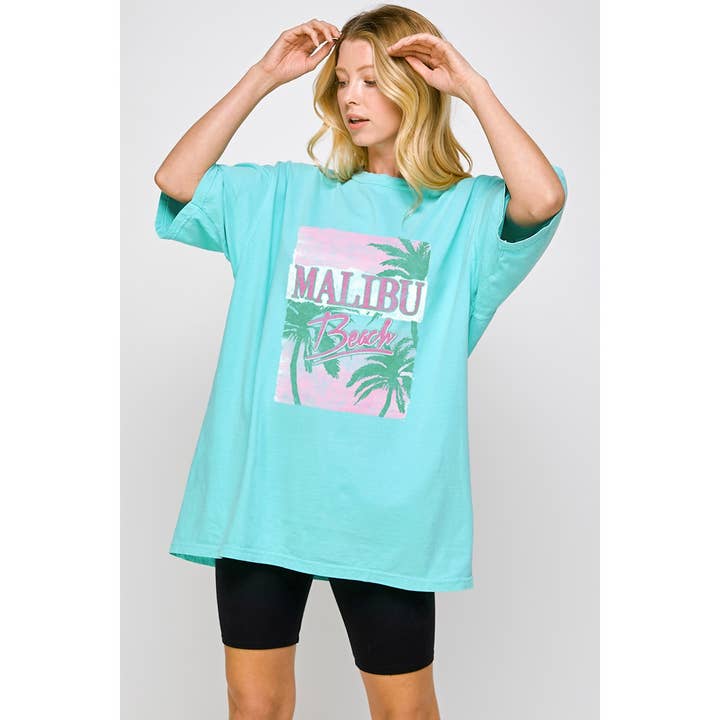 T-SHIRT SURDIMENSIONNÉ MALIBU BEACH pour la vente par Illustrated Society