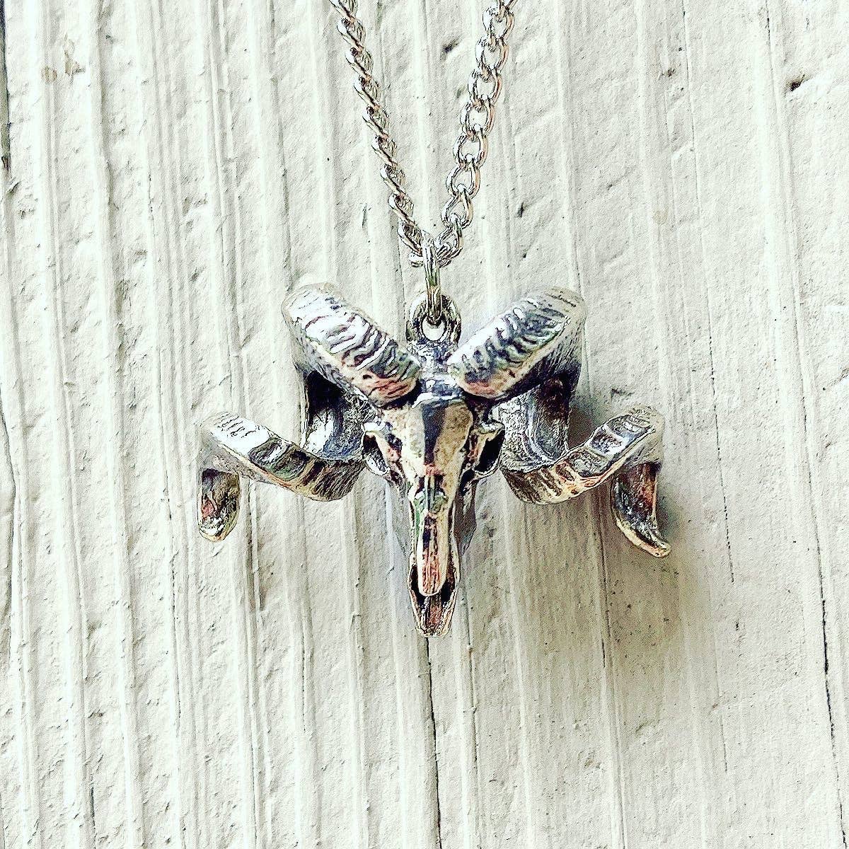 Fire & Bone – Großhandel Kette mit Anhänger/Charm – Merino-Widder6