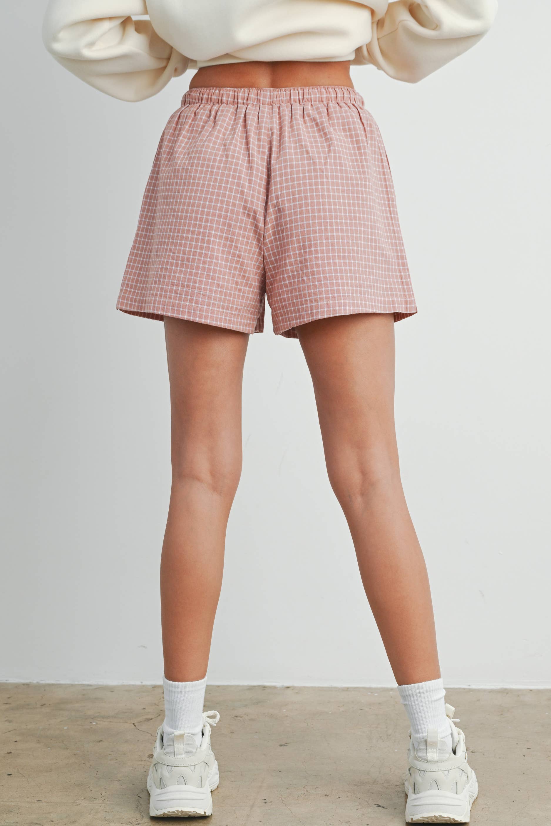 BUTTERMELON - Vendita all'ingrosso Pantaloncini - Donna - Shorts a quadretti con coulisse elastica - BMP745011