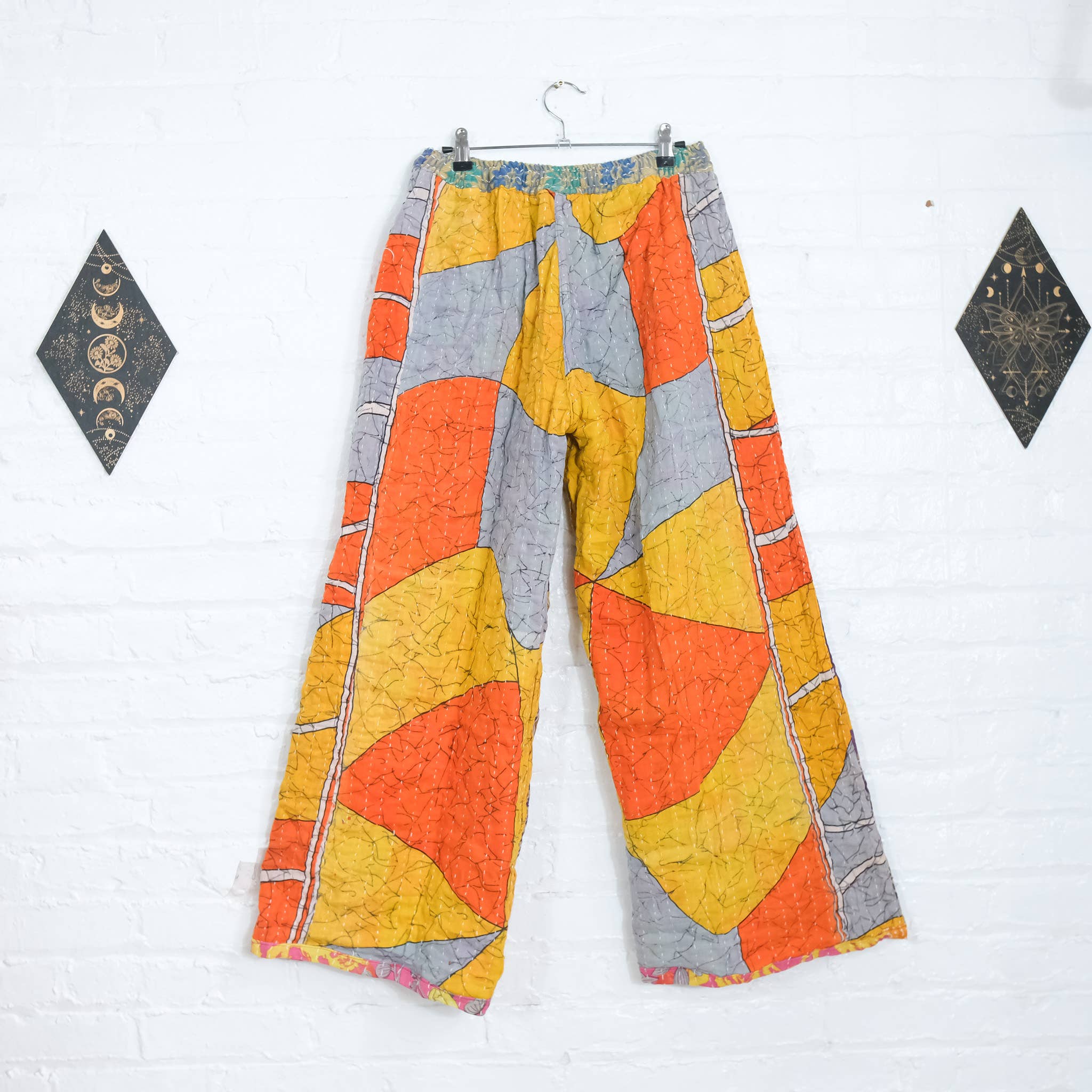 Karma Nepal Crafts – Großhandel Hose – Damen – Handgefertigte Kantha Wendehose mit weitem Bein7