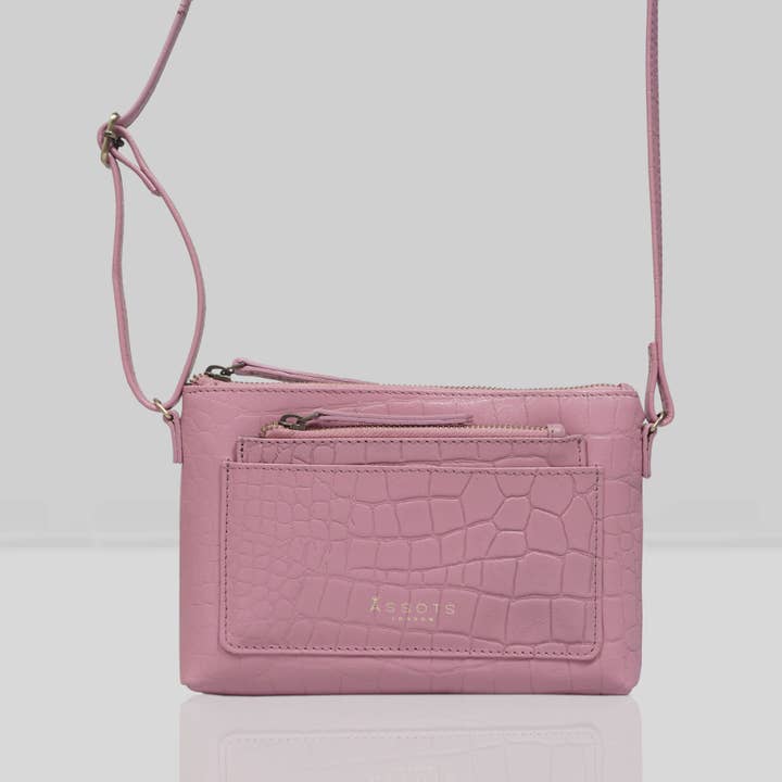 Set borsa a tracolla e portamonete in vera pelle di coccodrillo rosa «ARIA» per la vendita all'ingrosso da parte di Assots London
