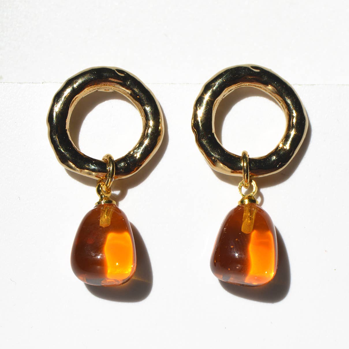 Chama Navarro – Brincos de argola por atacado – Brincos médios LALETI com argola e vidro de Murano3