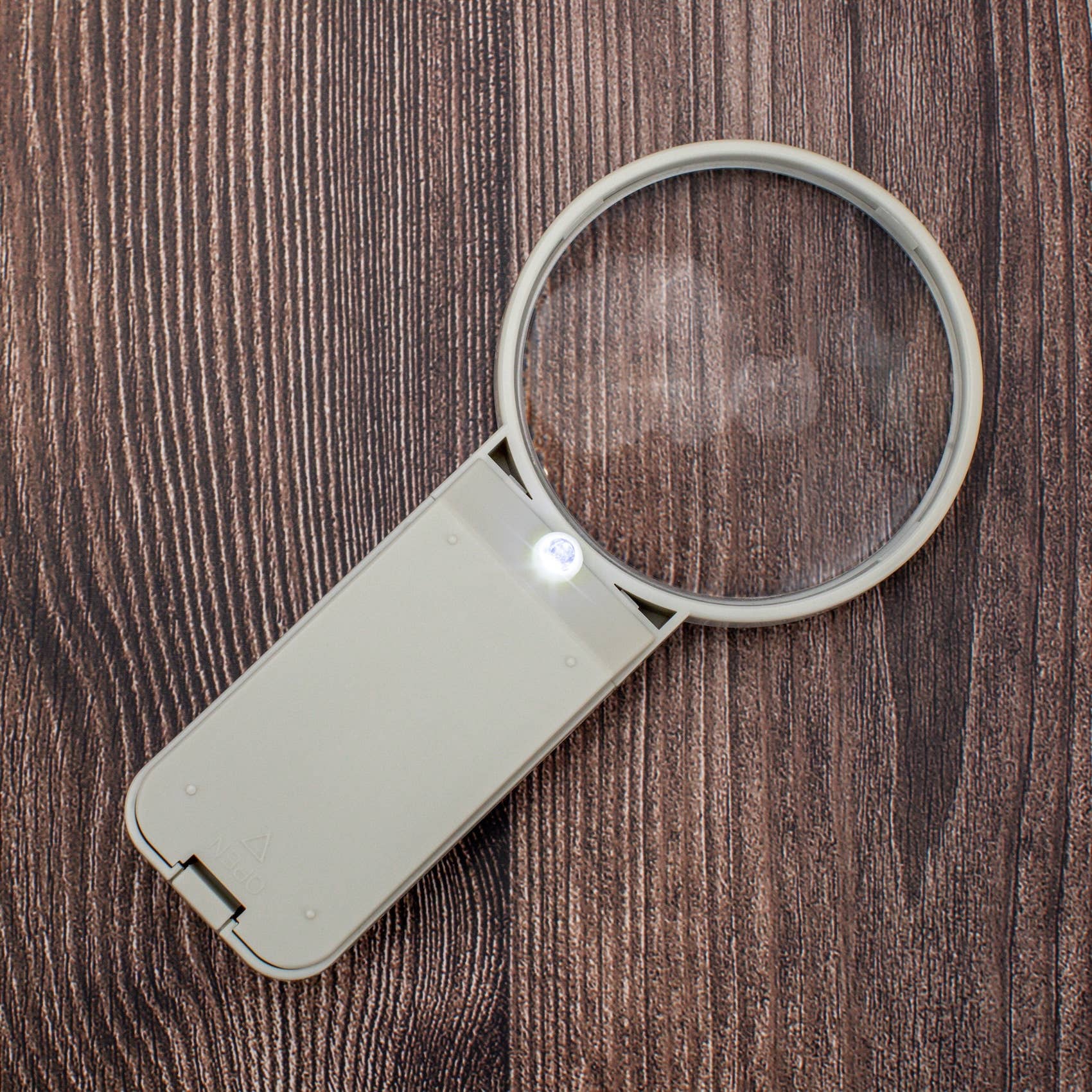 Carson - Wholesale Magnifying Glass - Portable Lighted 4x Magnifying Glass for Hobby and Reading2