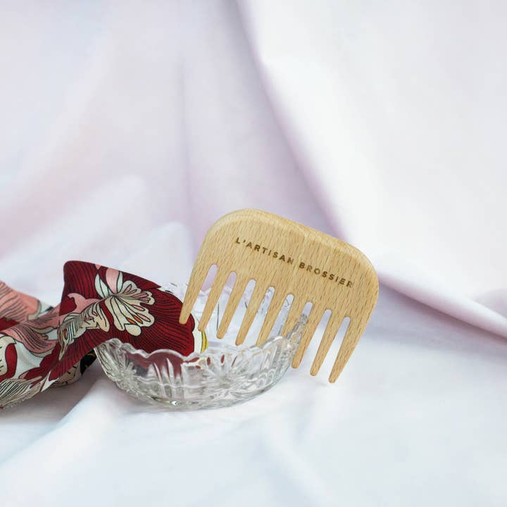 L’Artisan Brossier - Wholesale Hair Brush/Comb - Afro beech wood comb1