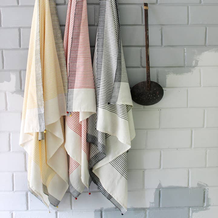 Apple Stripes Handduk Textil för wholesale av Kara Weaves