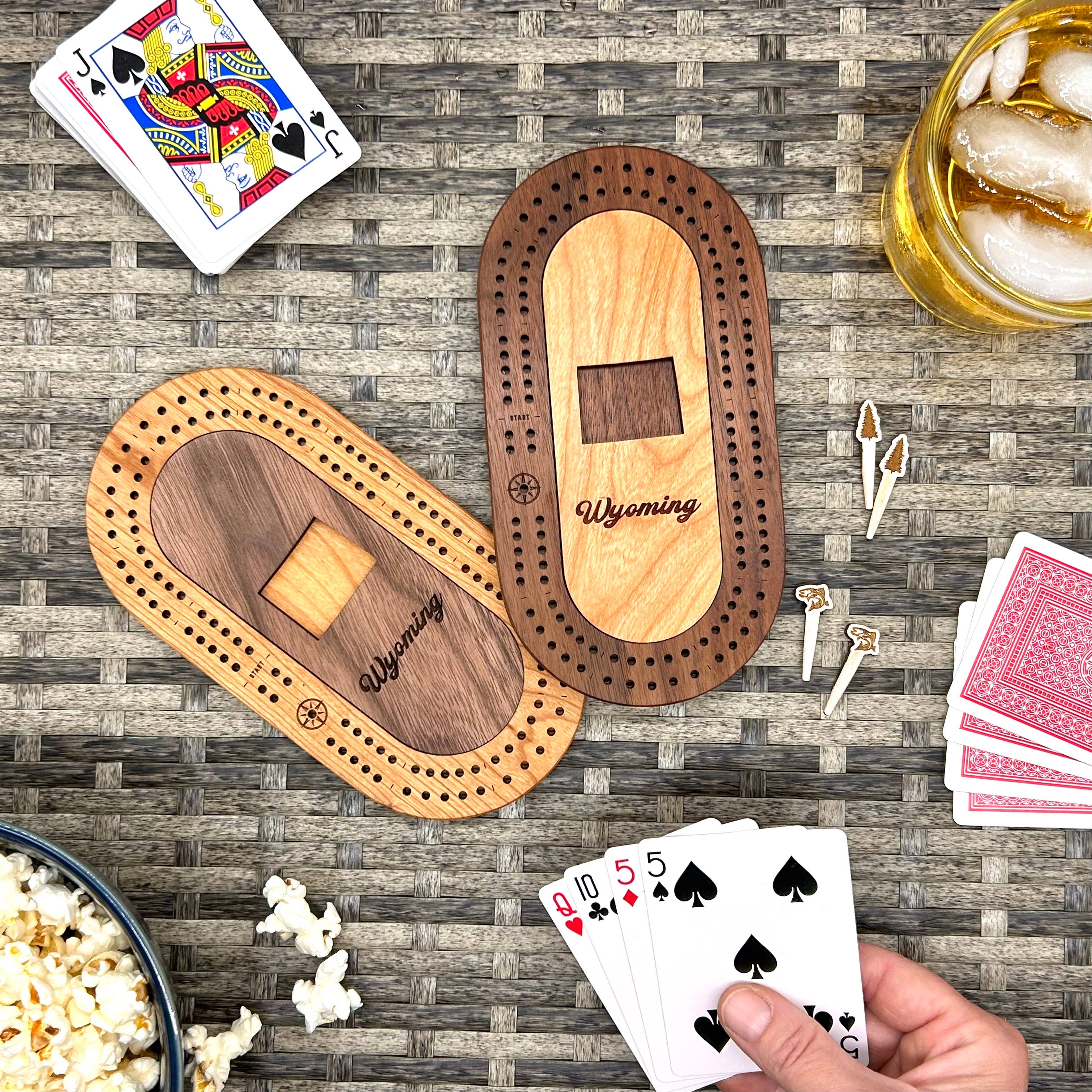 Cast & Carve - Venta al por mayor Juegos de mesa - Juego de minitablas de viaje de EE. UU., con pinzas personalizadas44