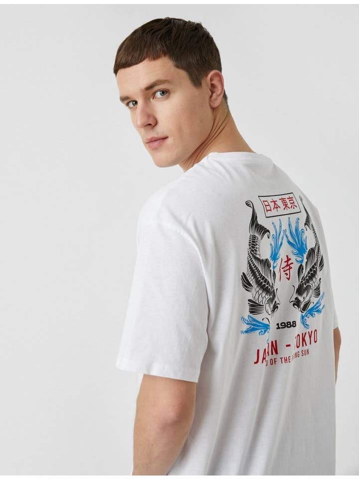 Wit T-shirt met Japanse koikarperprint in wit voor groothandel op Faire1