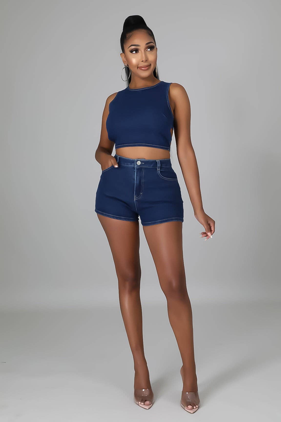 Denim clair Ensemble haut court et short en jean en vente sur Faire12