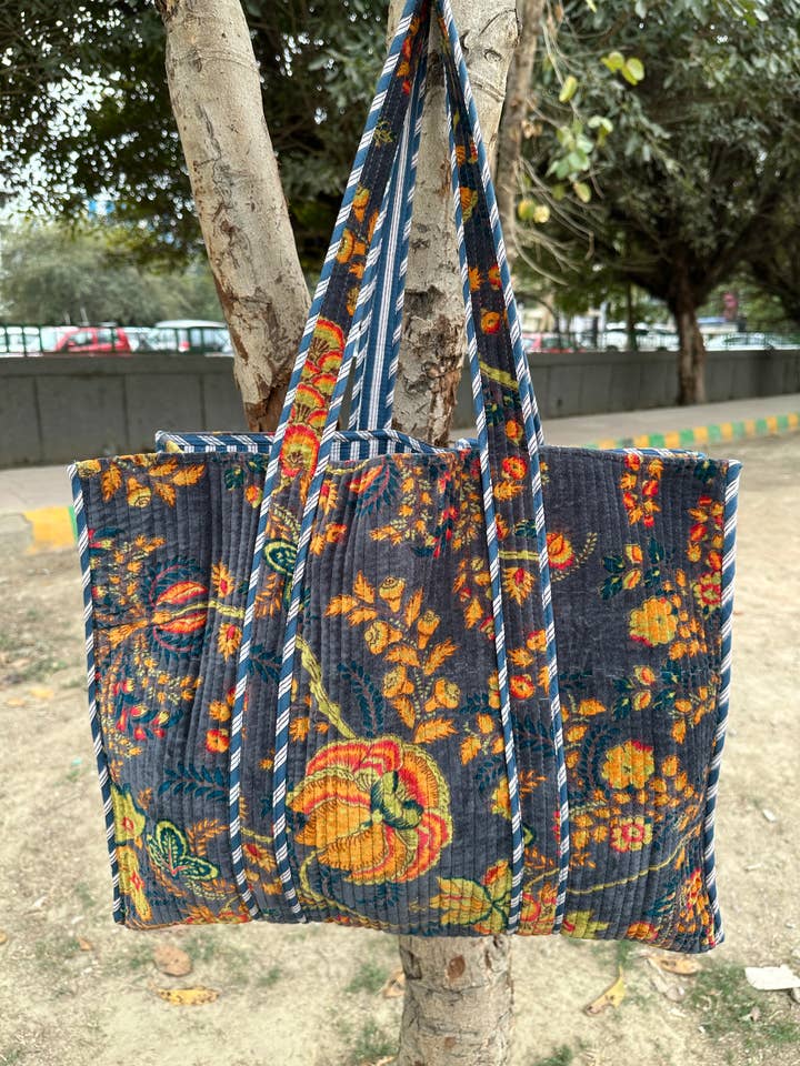Bolso estilo bohemio, grande, reversible, acolchado y algodón estampado para venta al por mayor de The Eastern Loom