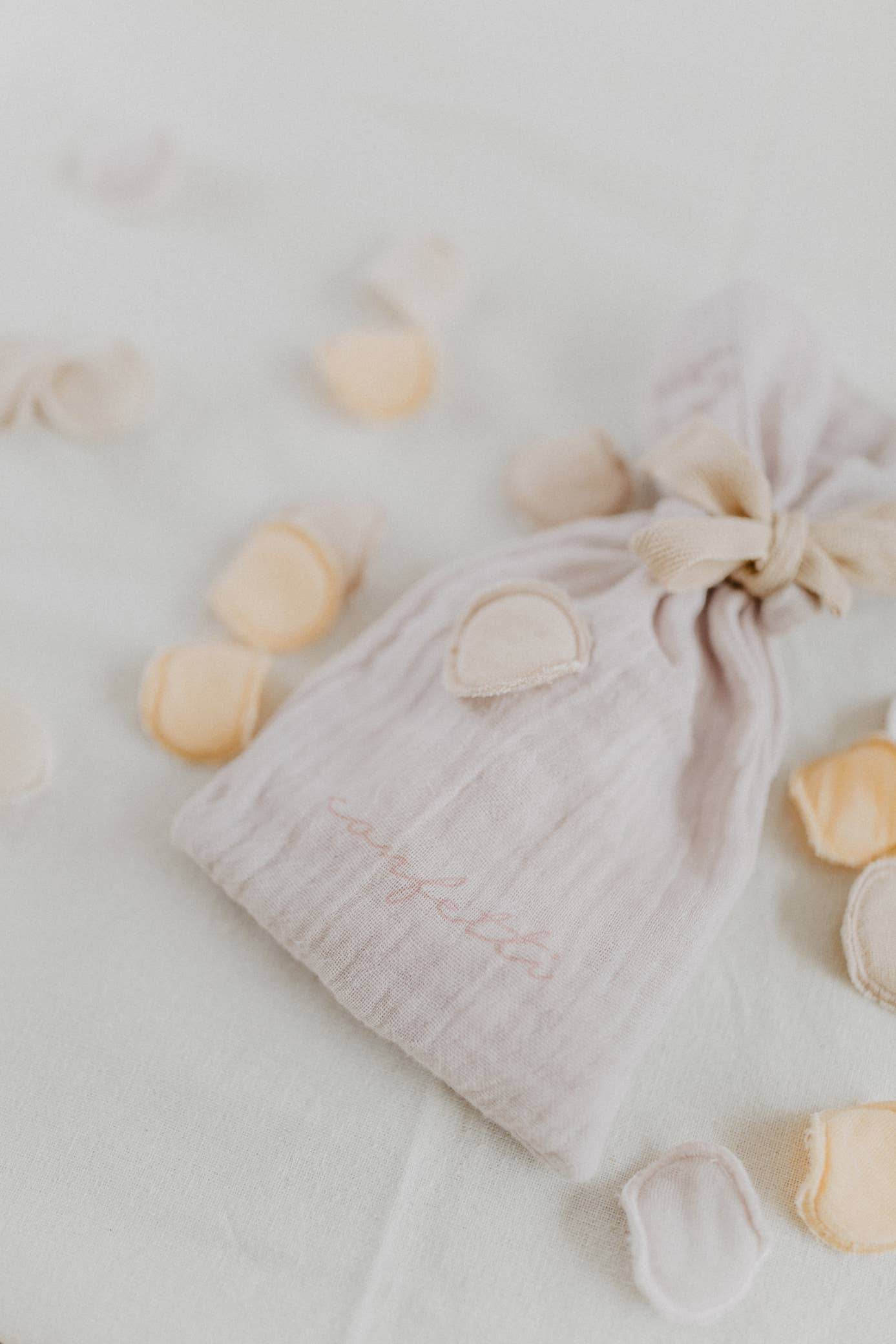 Leevje - Wholesale Confetti - Musselin Confetti 'Lavender'2