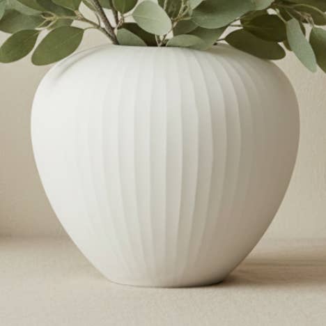 Organic vase 06 - white for wholesale by Studio Nordhaven